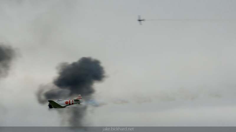 Illustration for article titled Airshow flying pics